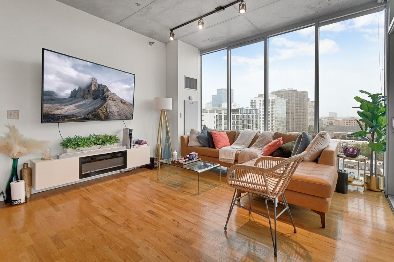 1720 S Michigan Ave #1210 - Photo 3 of 22