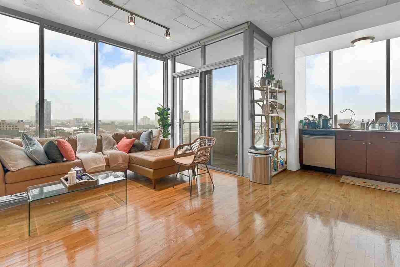 1720 S Michigan Ave #1210 - Photo 4 of 22