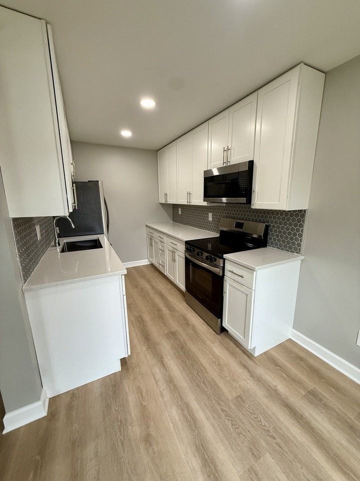 405 E Reed St #3 - Photo 3 of 10