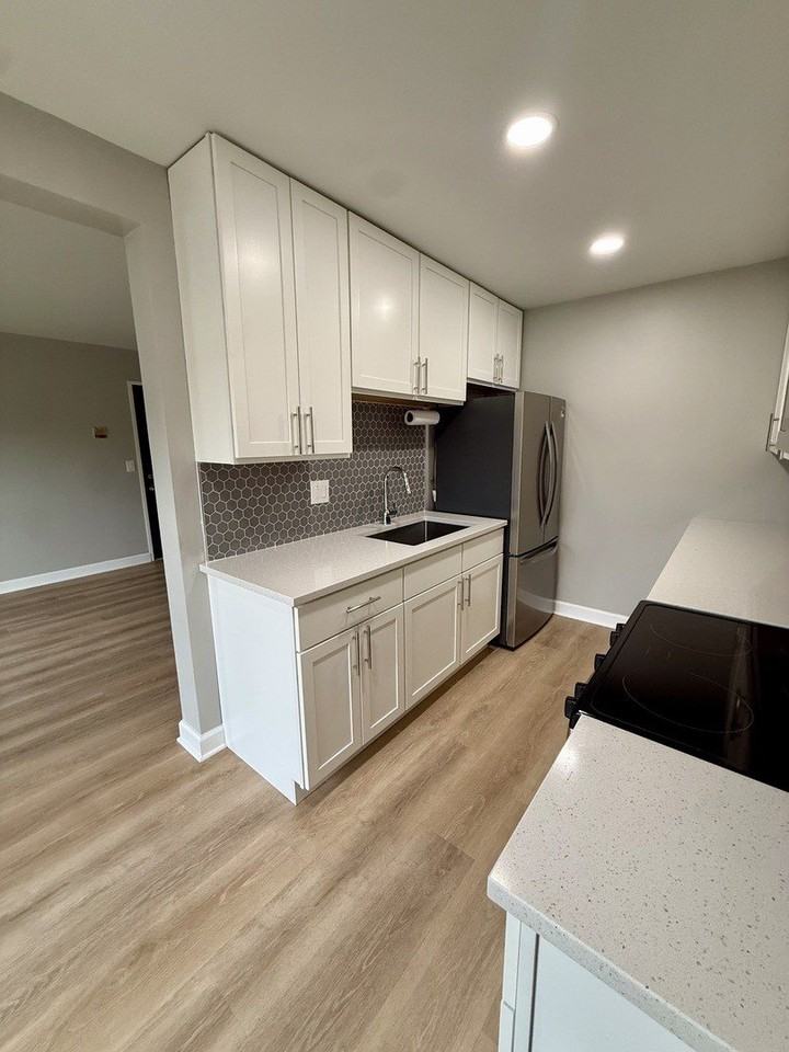 405 E Reed St #3 - Photo 5 of 10