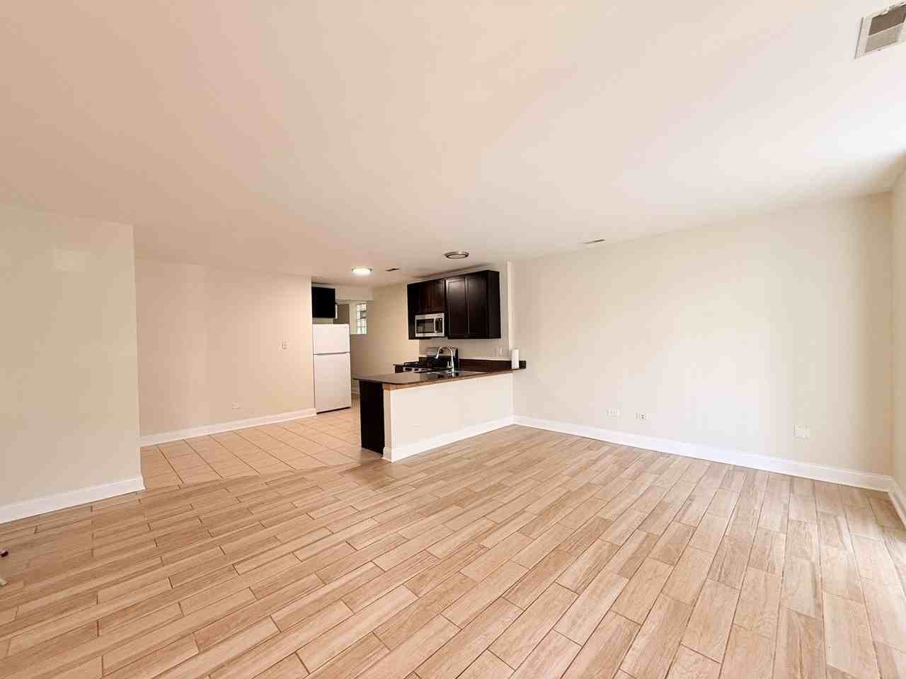 2731 W Polk St #1 - Photo 6 of 24