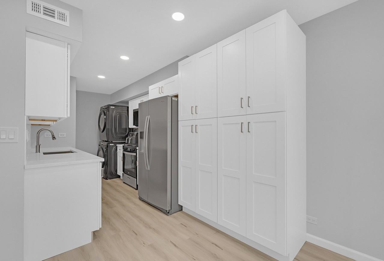 1353 Cove Dr #207B - Photo 6 of 20