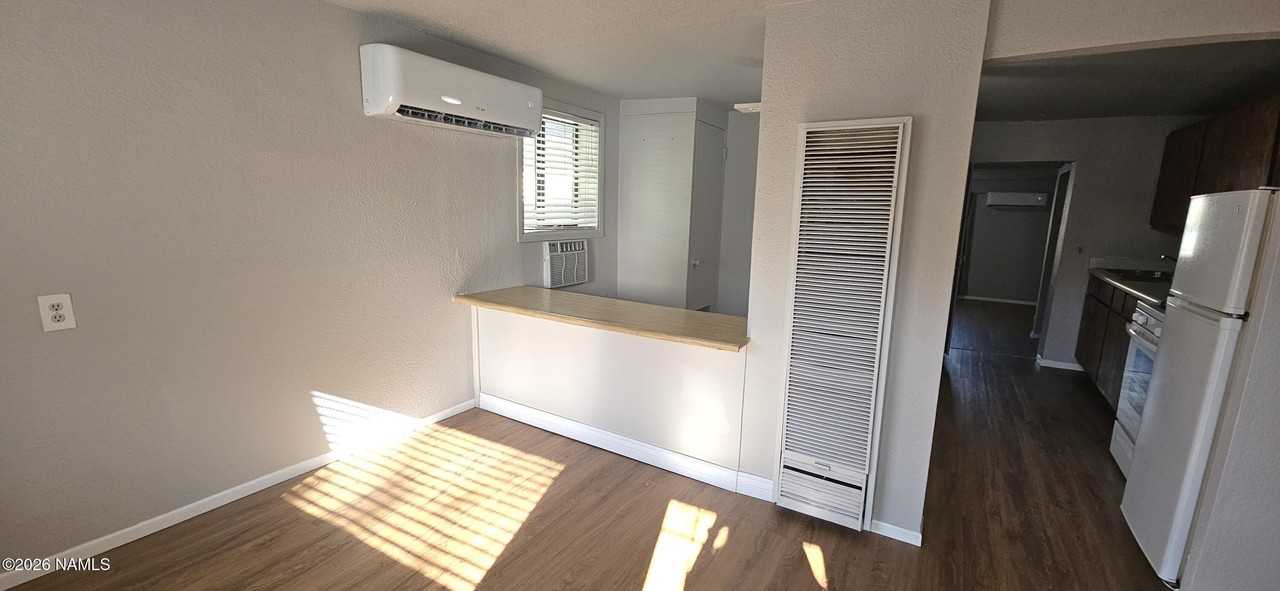 412 S San Francisco St - Photo 5 of 19