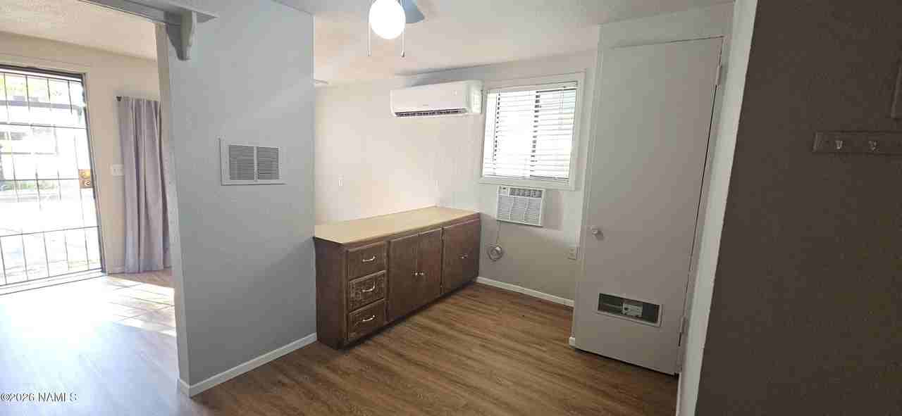 412 S San Francisco St - Photo 7 of 19