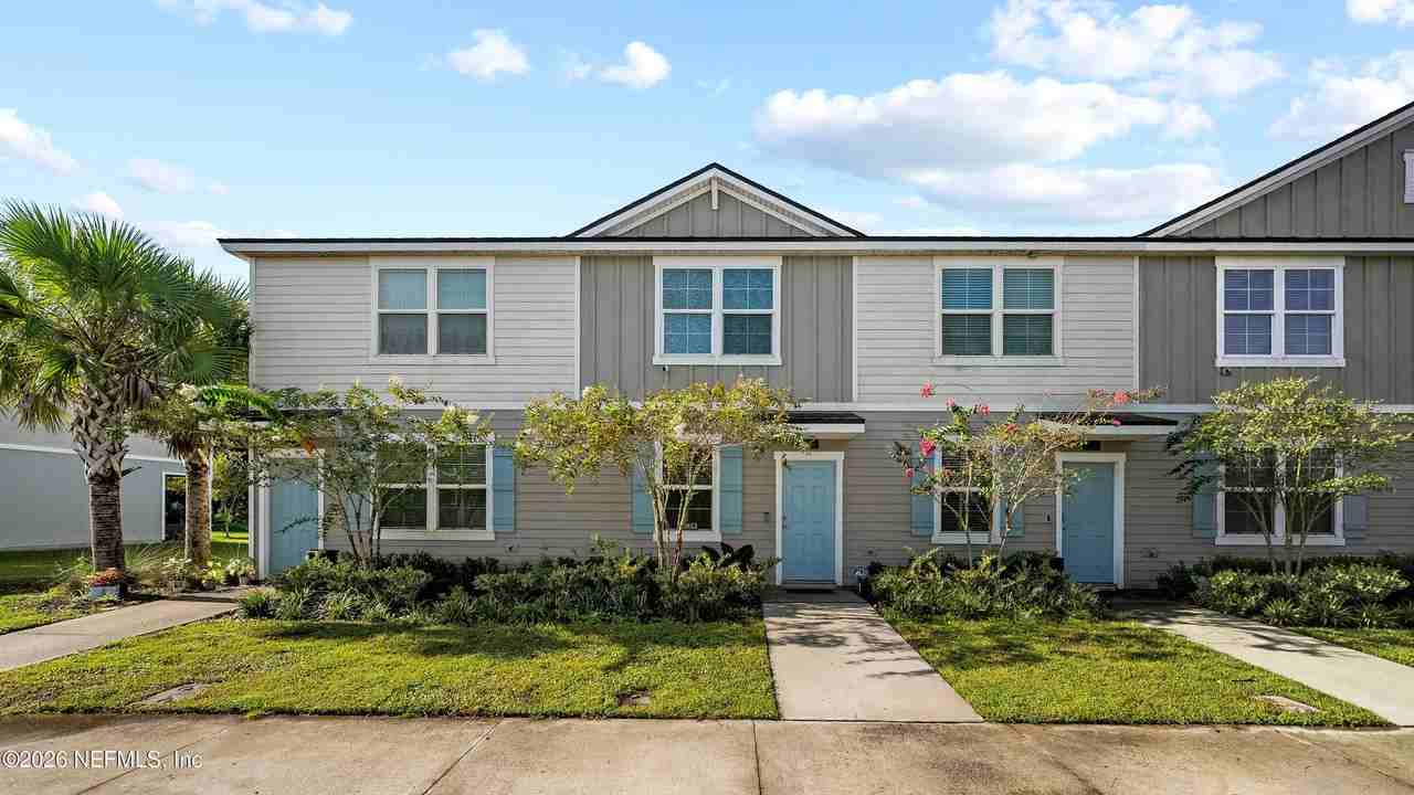 8334 Asteroid St - Photo 2 of 23