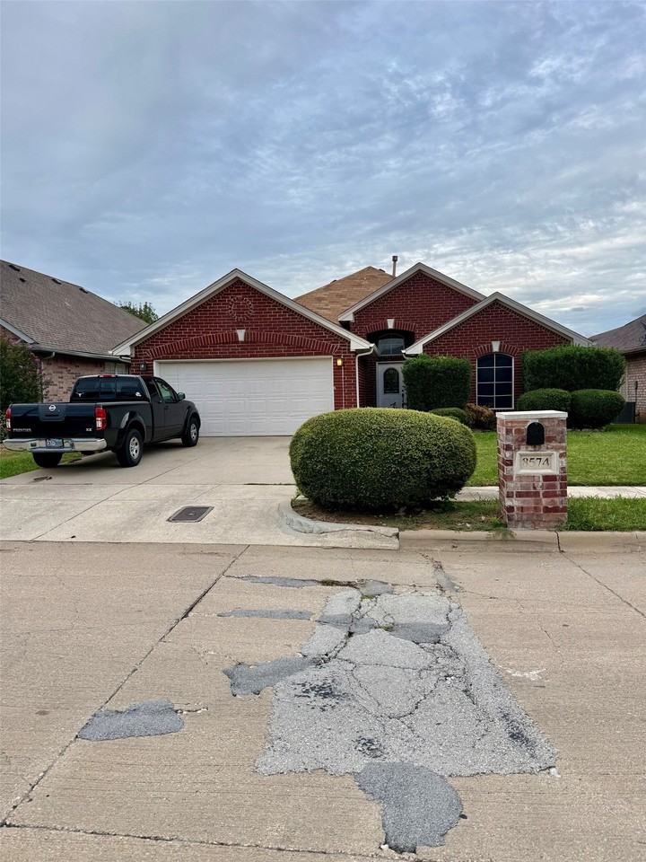 8574 Western Meadows Dr - Photo 2 of 20