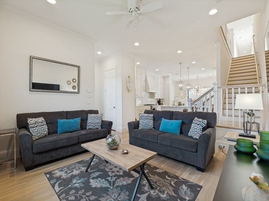 732 W 7th St - Photo 5 of 25