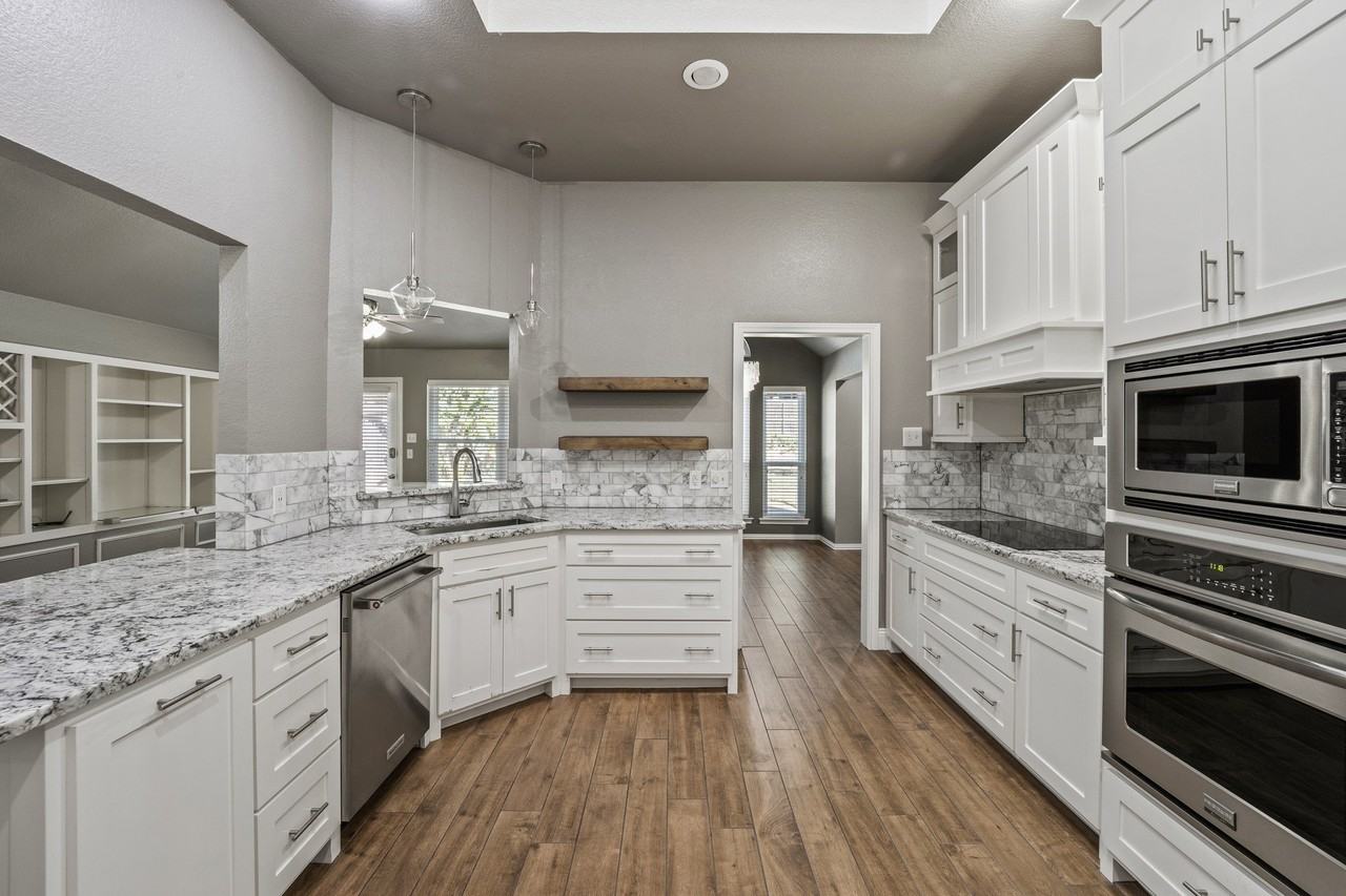 3505 Fox Meadows Dr - Photo 2 of 28