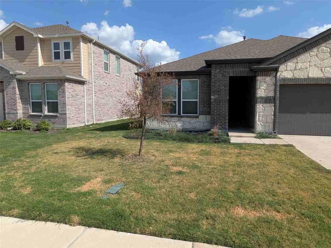 425 Princewood Dr - Photo 3 of 24