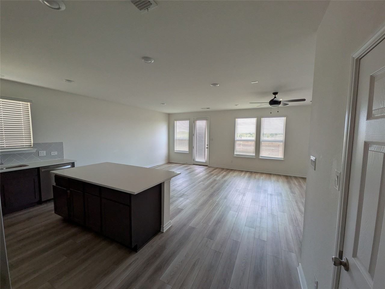 425 Princewood Dr - Photo 6 of 24