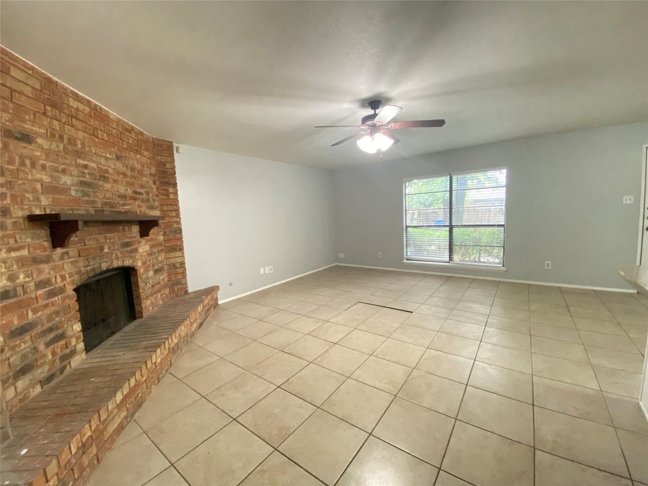7139 Nutmeg Ln - Photo 3 of 16