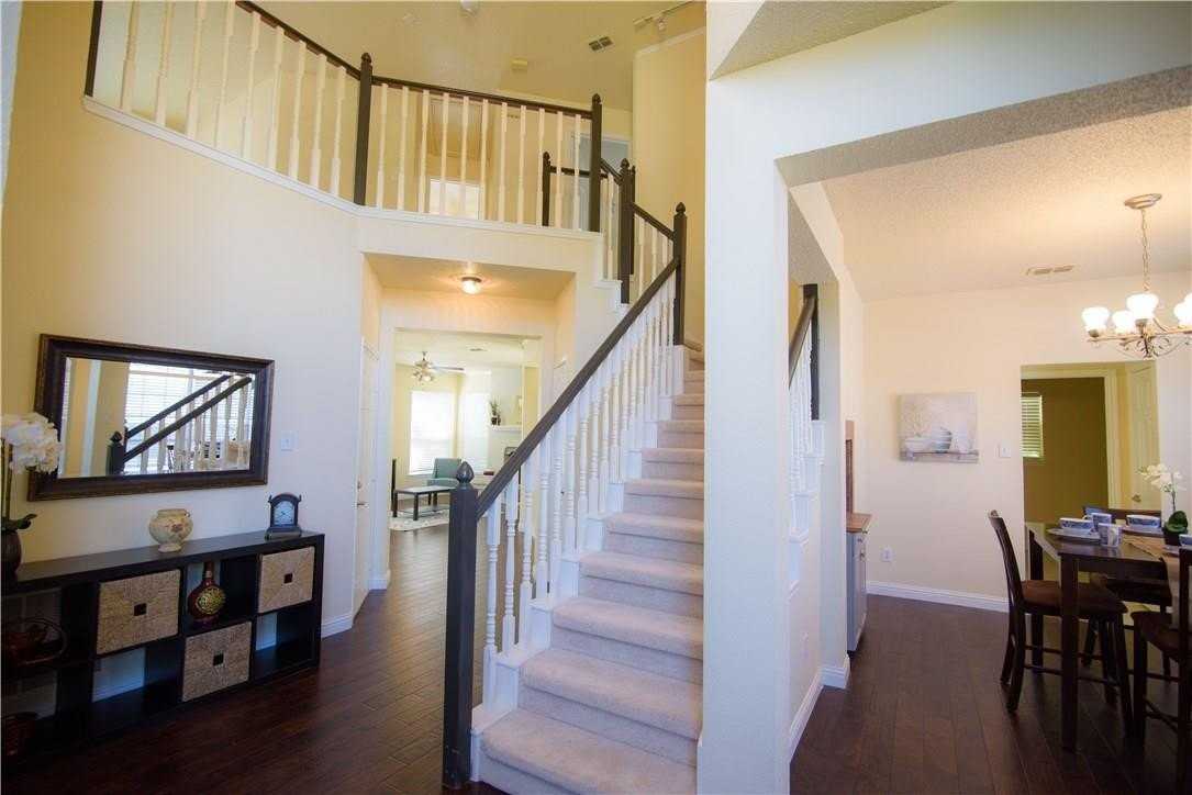 18516 Timber Oaks Dr - Photo 4 of 22