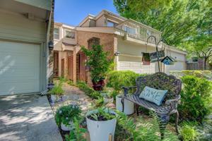 featured image of 6840 E Northwest Hwy
