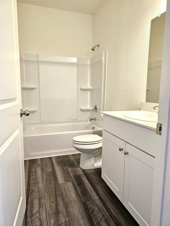 311 Pennsylvania Ave - Photo 6 of 19