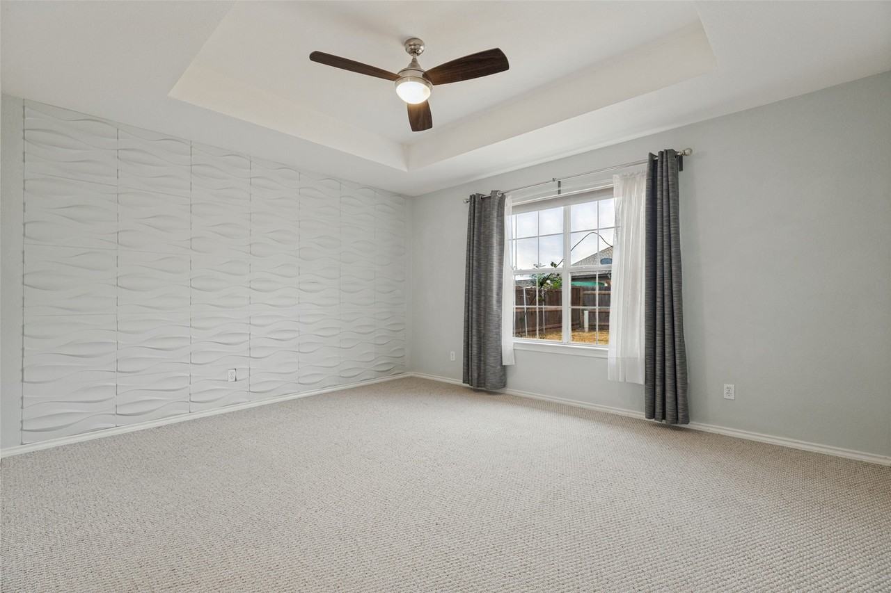 411 Meadow Ln - Photo 6 of 12