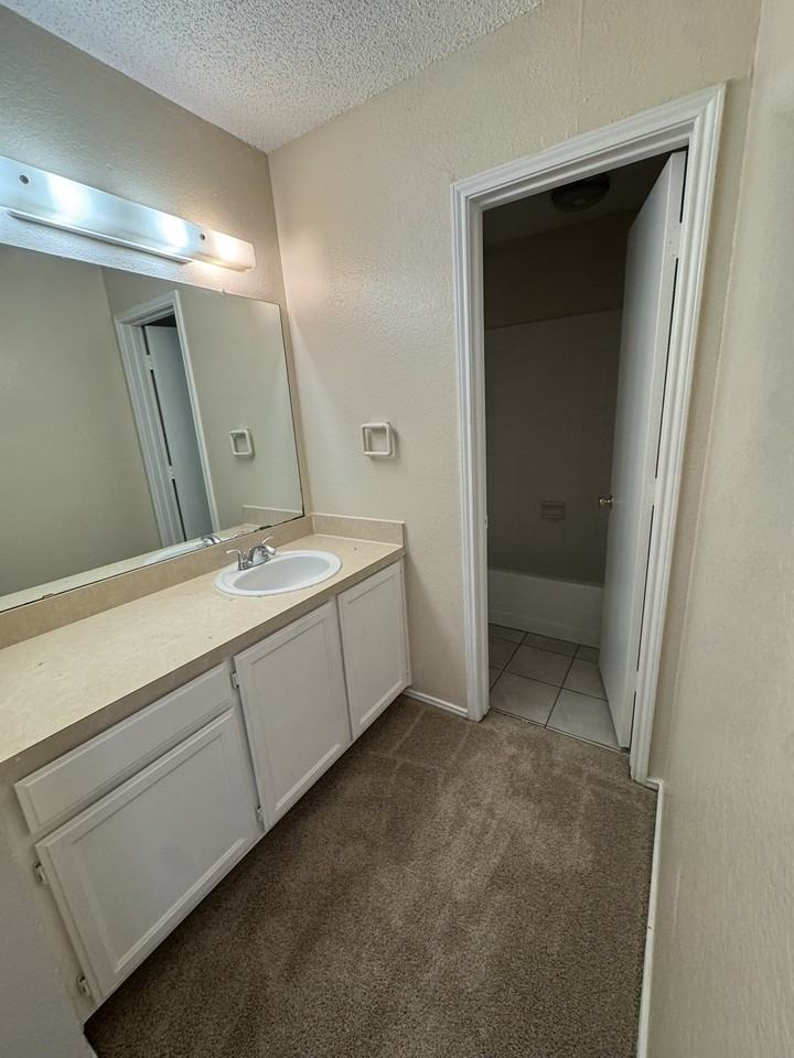 7006 Lincoln Dr - Photo 6 of 10