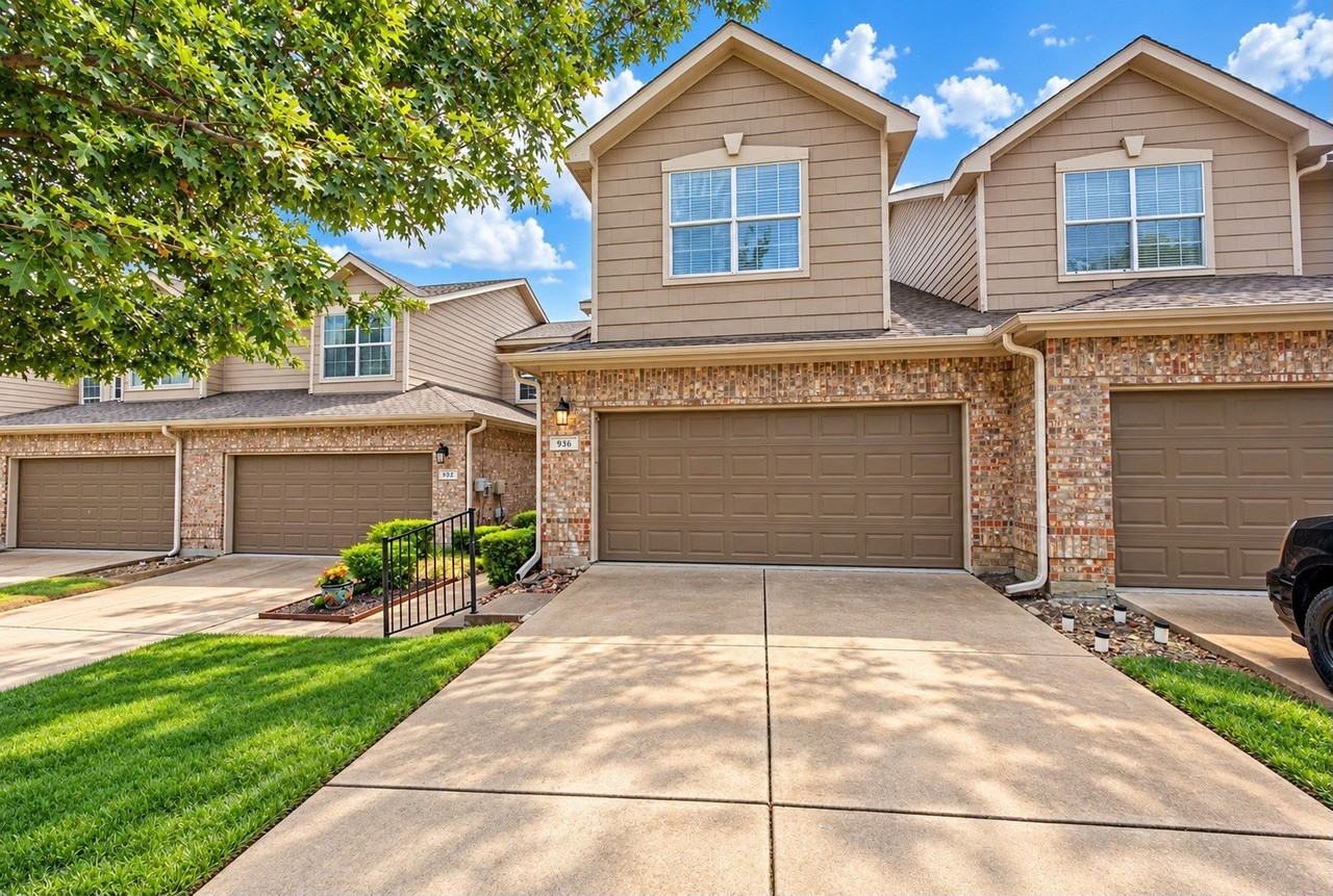 936 Cypress Creek Dr - Photo 2 of 38