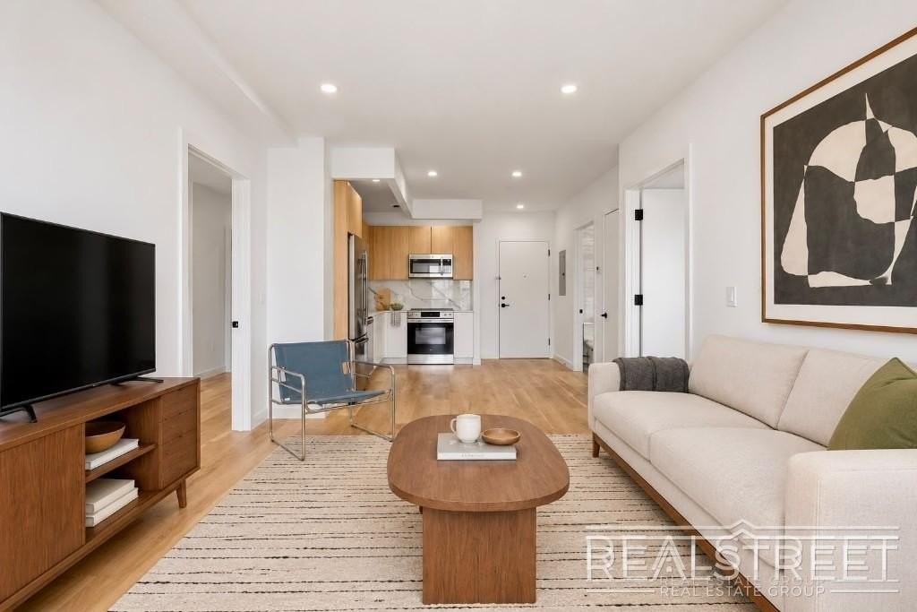 105 Rogers Ave #6B - Photo 4 of 20