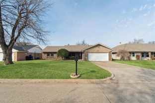 11805 Ashford Dr - Photo 1 of 1