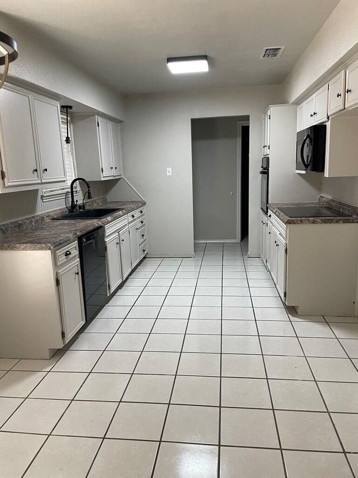 4614 Anetta Dr - Photo 3 of 13