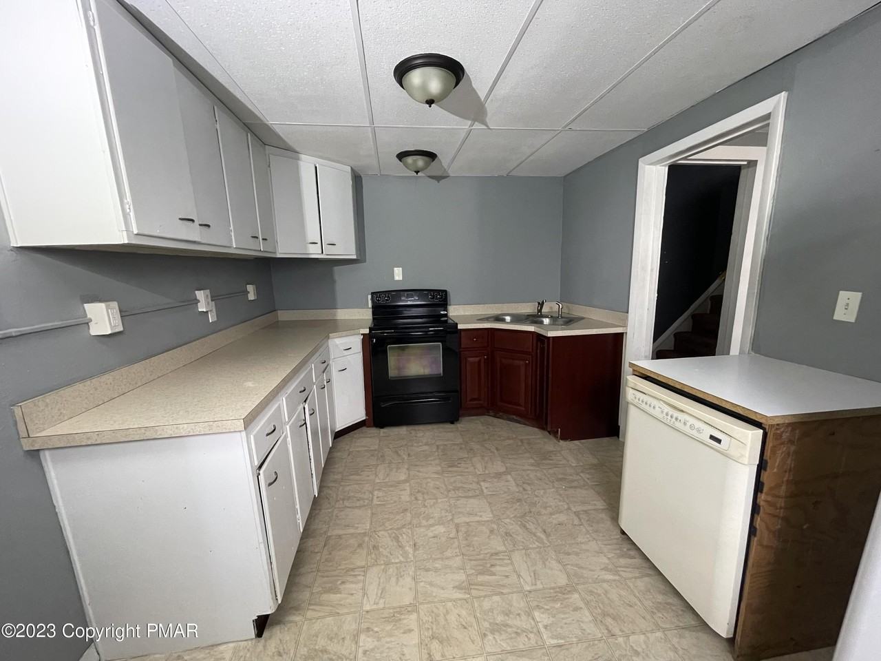 767 N Main St - Photo 3 of 14