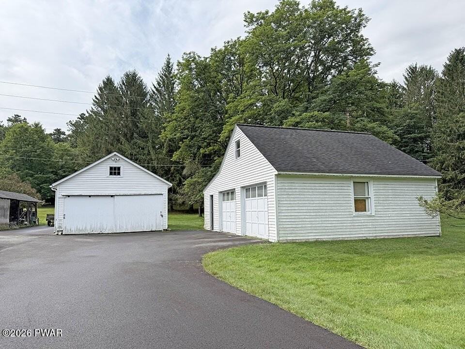 306 Springbrook Rd - Photo 4 of 37
