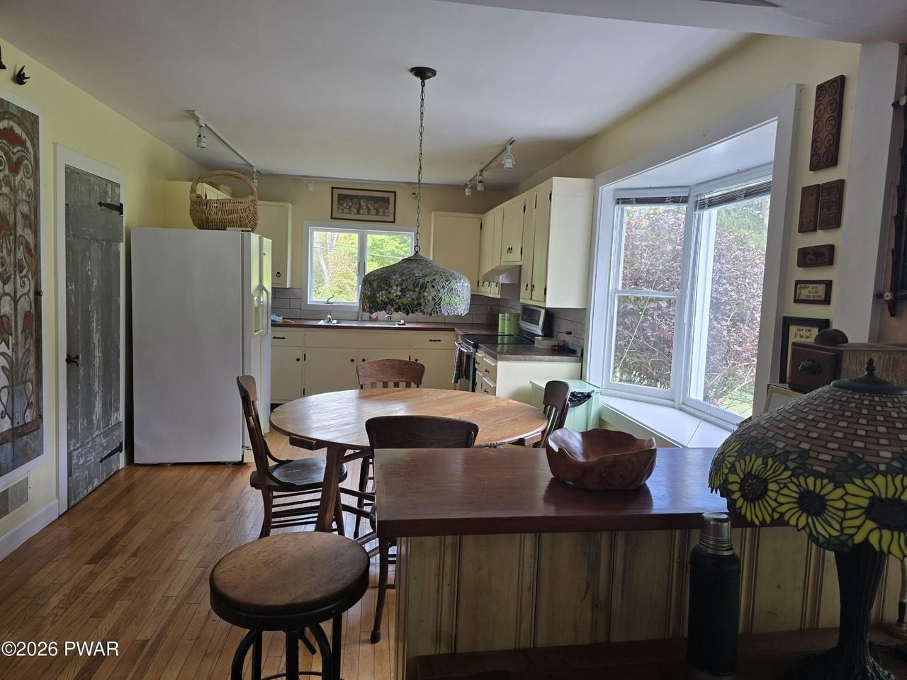 306 Springbrook Rd - Photo 5 of 37