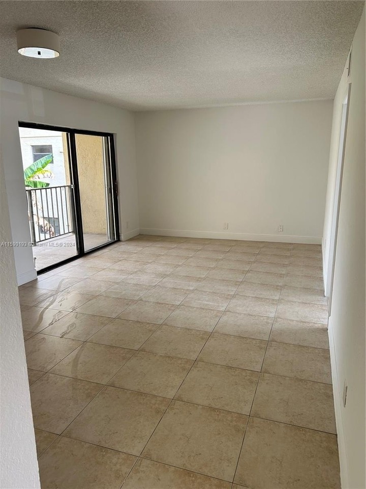 1445 Lake Crystal Dr #H - Photo 2 of 13