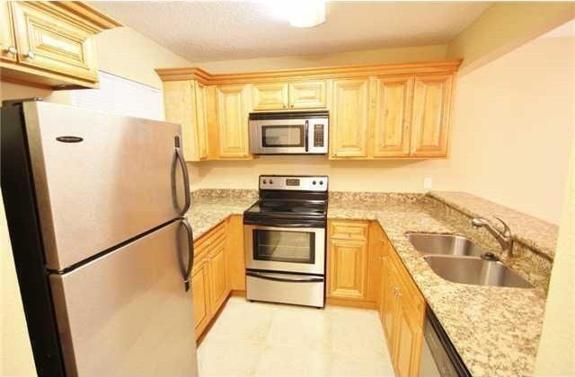 1445 Lake Crystal Dr #H - Photo 3 of 13
