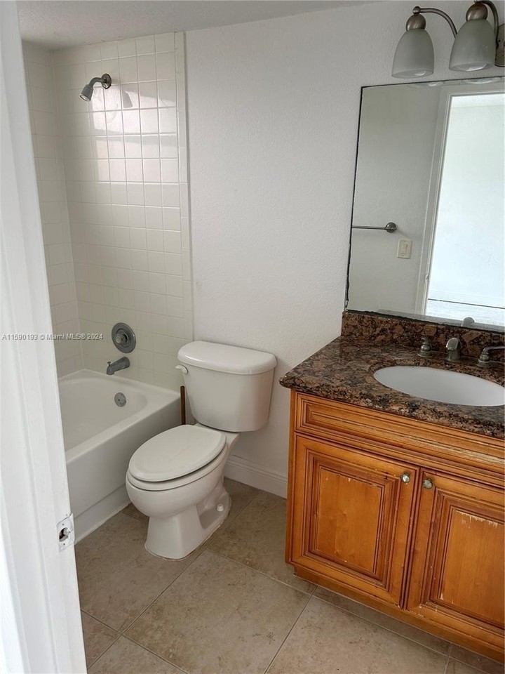 1445 Lake Crystal Dr #H - Photo 7 of 13