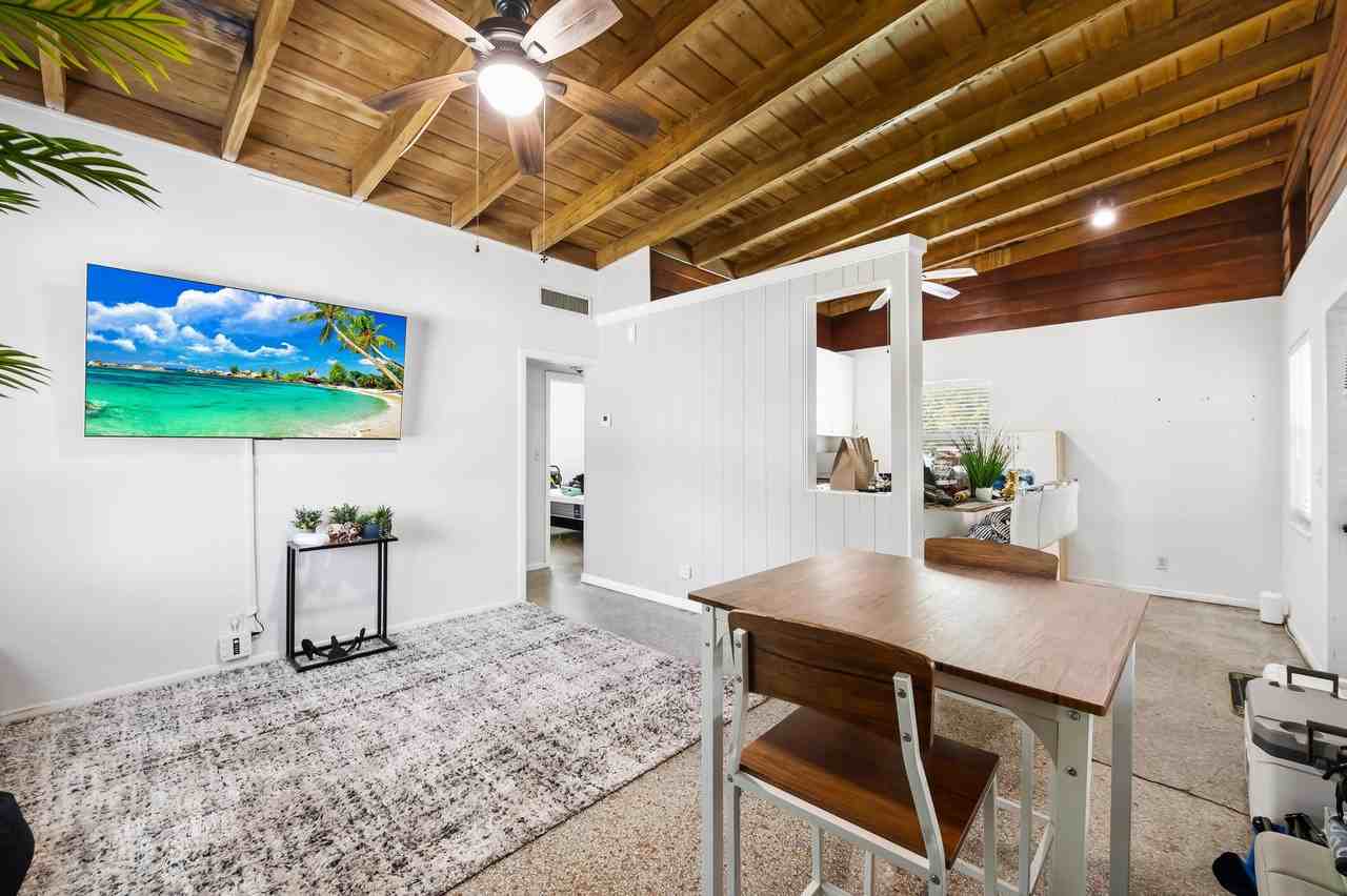 1705 Nw 6th Ave - Photo 5 of 17