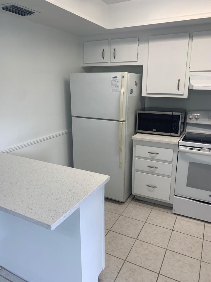 4467 Oak Terrace Dr - Photo 5 of 15