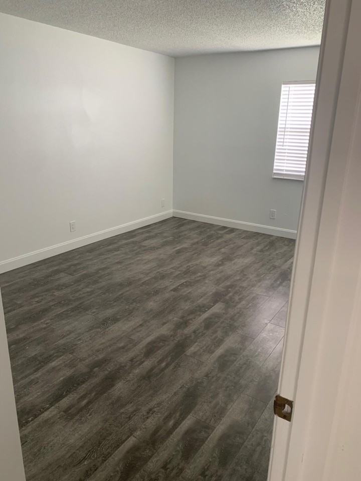4467 Oak Terrace Dr - Photo 6 of 15