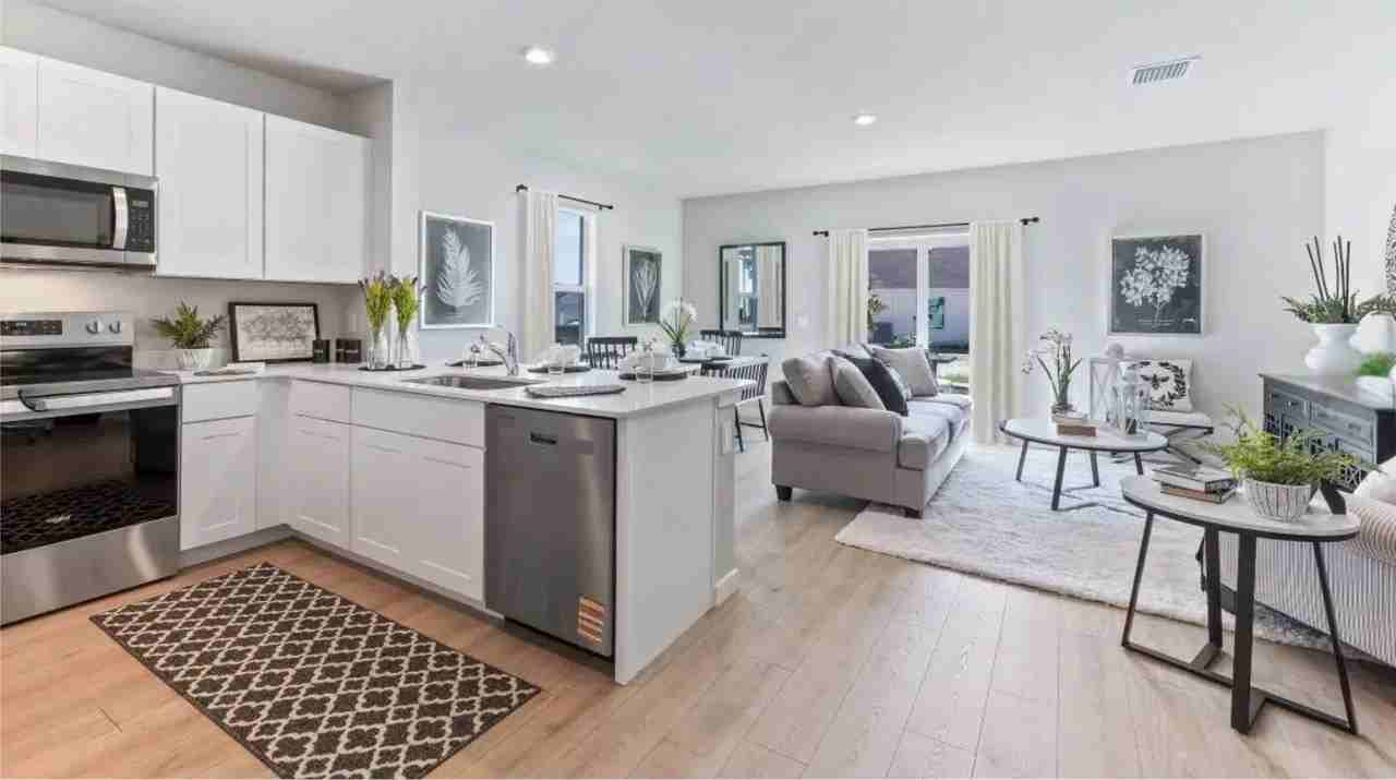 8225 Everly Preserve Dr - Photo 3 of 31