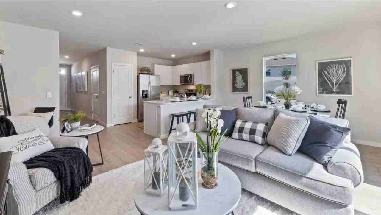 8225 Everly Preserve Dr - Photo 5 of 31