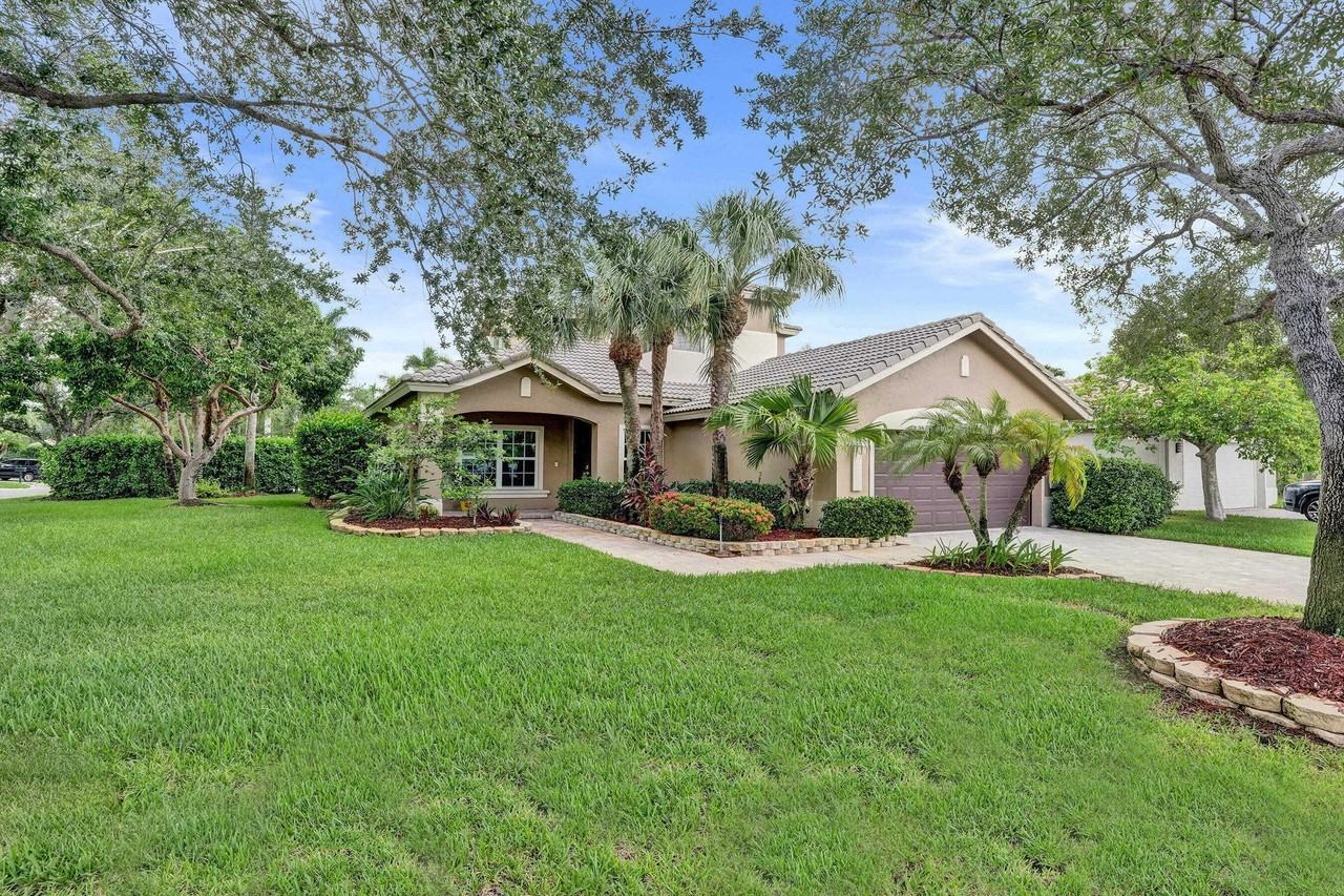 11329 Nw 65th Mnr - Photo 2 of 50
