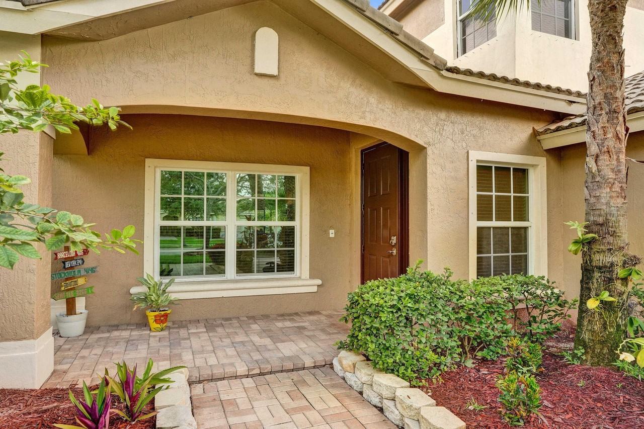 11329 Nw 65th Mnr - Photo 6 of 50