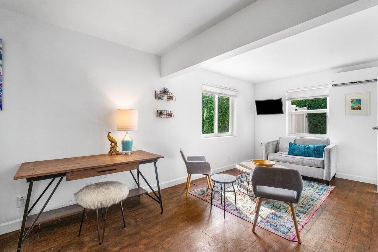 412 Ne 7th Ave #A - Photo 5 of 9