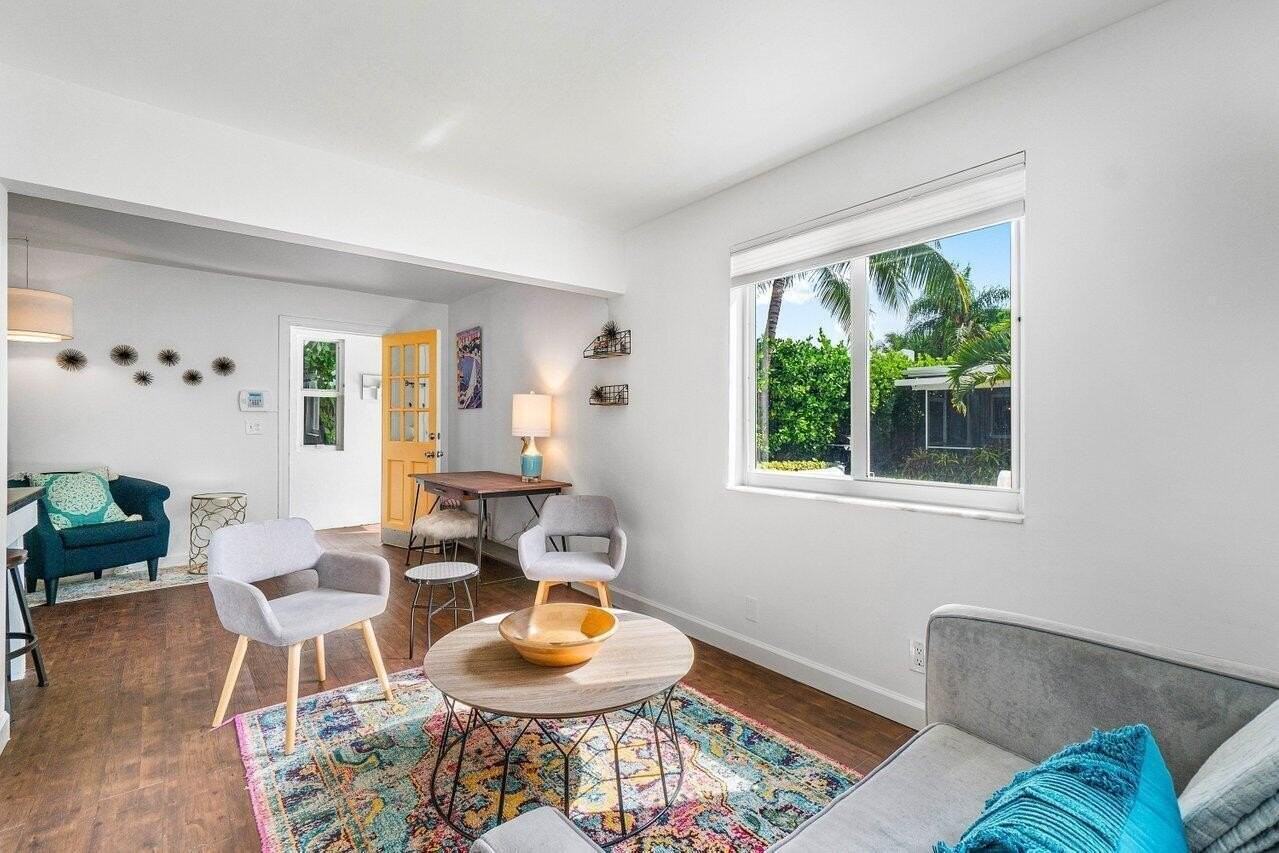 412 Ne 7th Ave #A - Photo 6 of 9