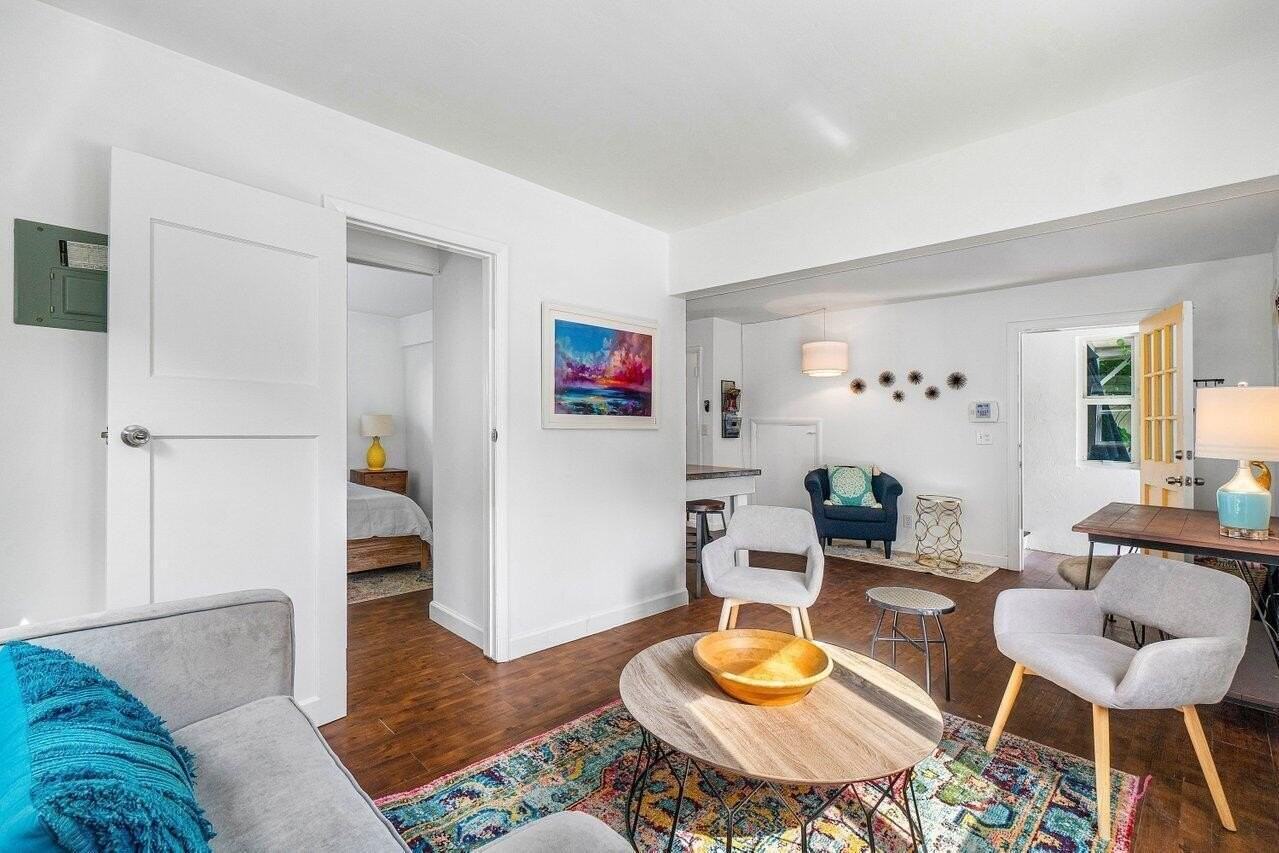 412 Ne 7th Ave #A - Photo 7 of 9