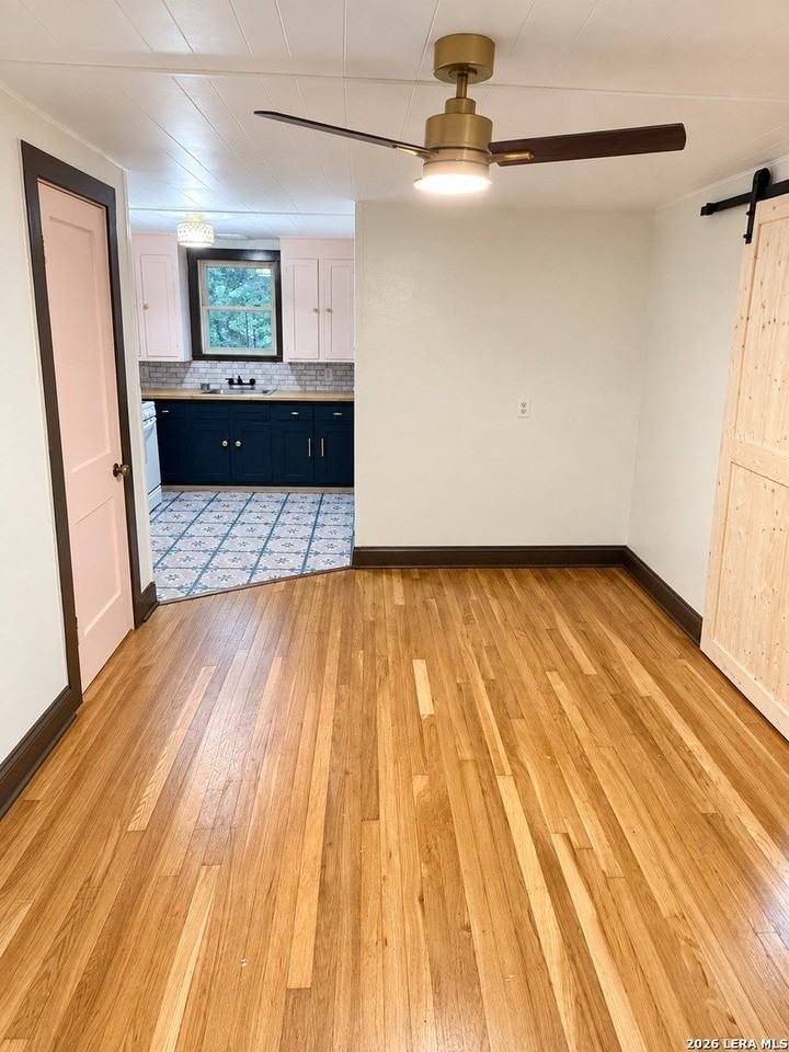 843 Cross St - Photo 2 of 20
