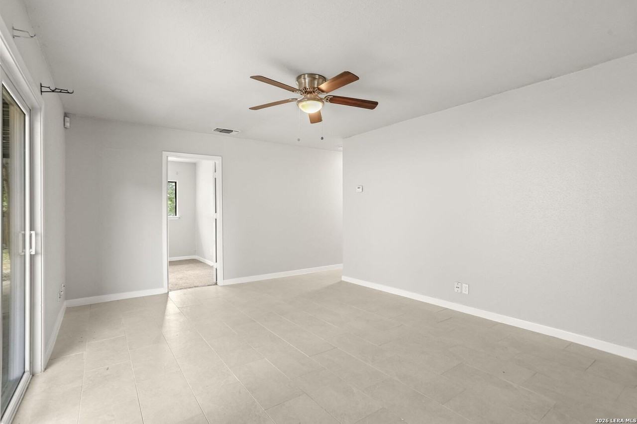 4135 Hickory Sun - Photo 4 of 16