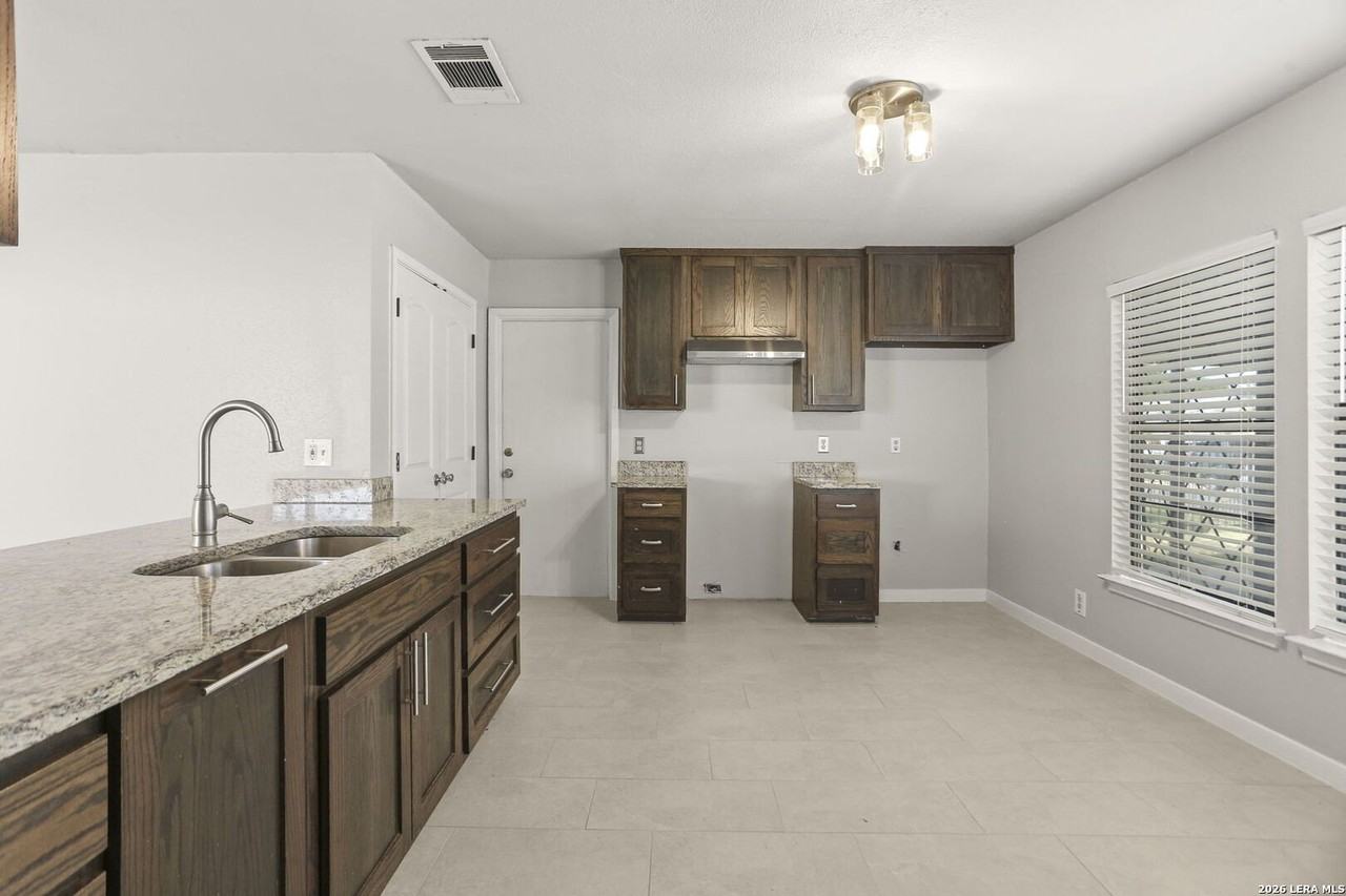 4135 Hickory Sun - Photo 5 of 16