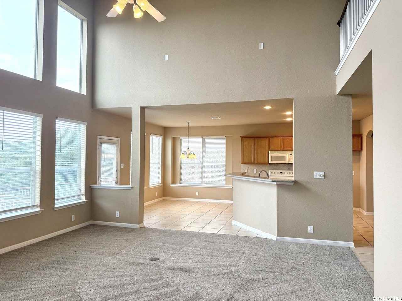 23027 Fairway Brg - Photo 4 of 10