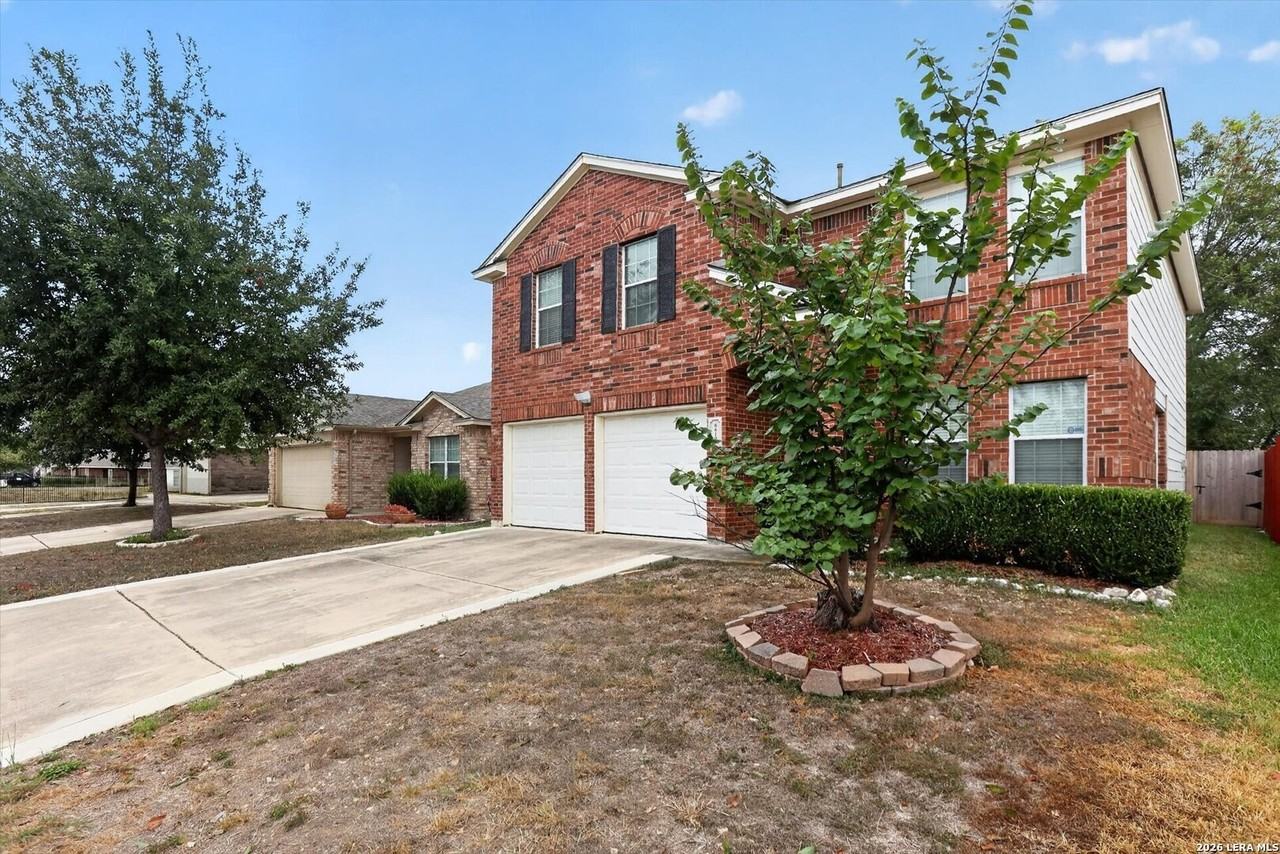 6610 Chasethorn Dr - Photo 4 of 41