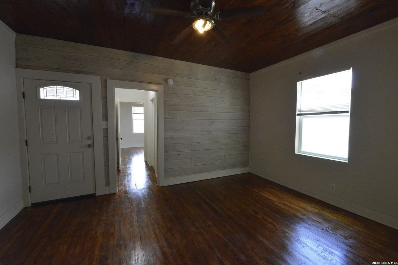 1426 N Center - Photo 3 of 13