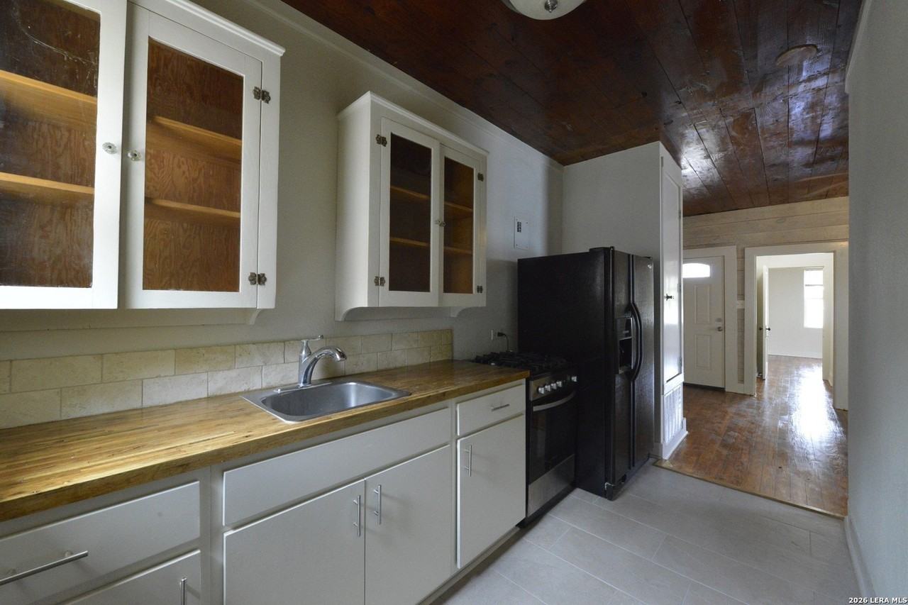 1426 N Center - Photo 5 of 13