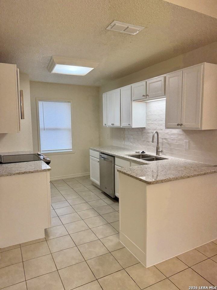 5507 Indian Peak St - Photo 4 of 11