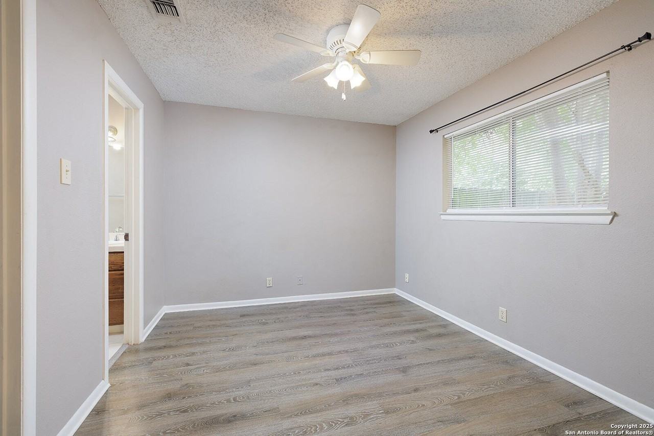 411 N Plant Ave - Photo 7 of 9