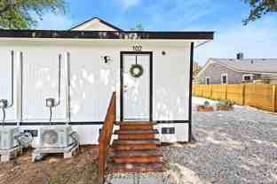 202 Bailey Ave #102 - Photo 1 of 1